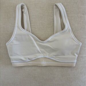 ALO Yoga Heart Throb Bra - Oat milk